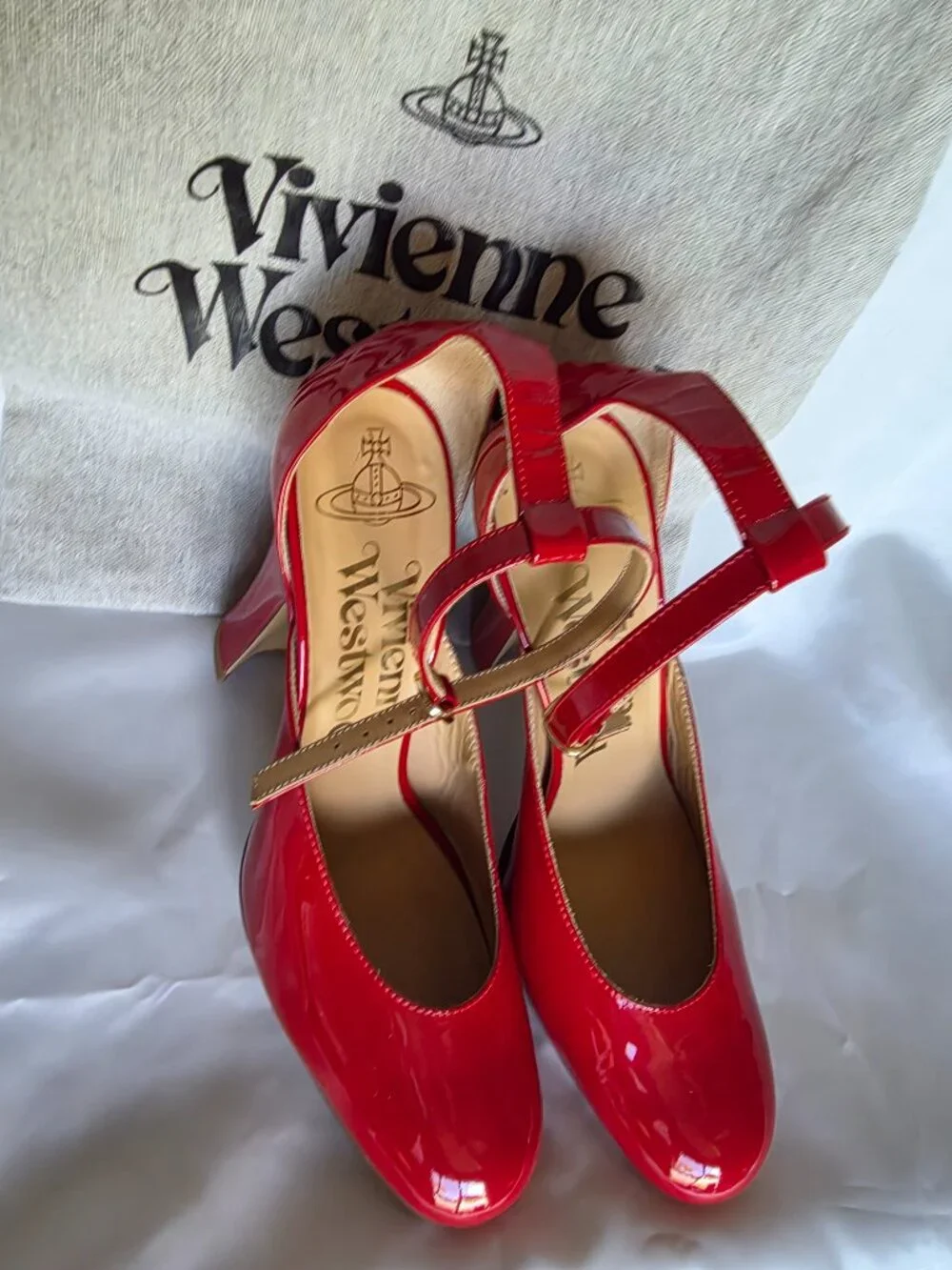 VIVIENNE WESTWOOD RED PATENT LEATHER ANKLE STRAP PUMPS – SIZE 40 – NEW